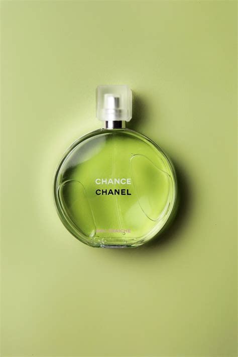 perfume chanel liquido verde.